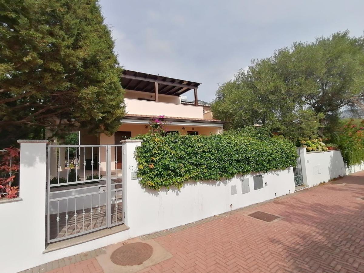Casa Vacanze Villa Rosa Cala Gonone Exterior photo